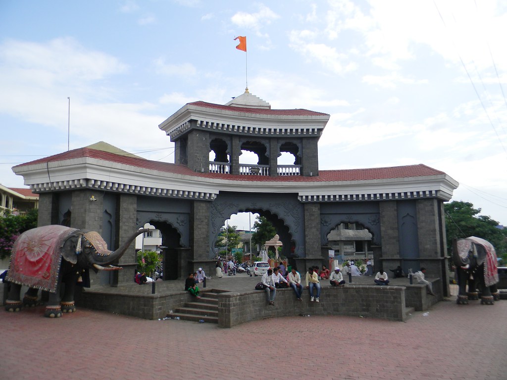 Day 03: Pune – Ranjangaon – Ozar – Lenyadri – Bhimashankar